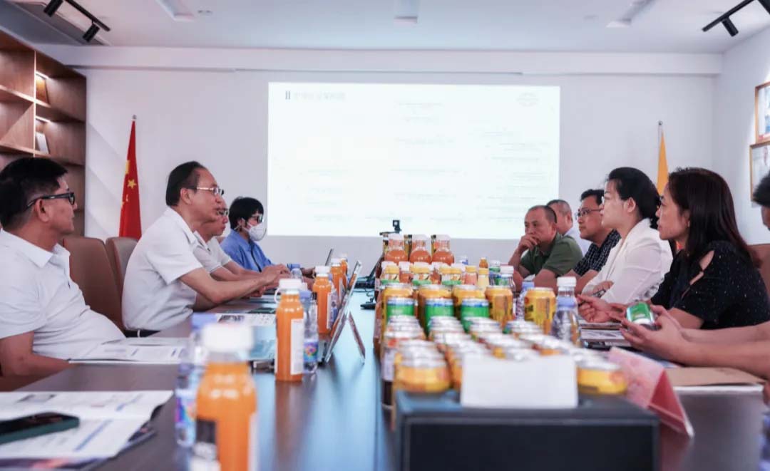 攜手并進，共創輝煌！江蘇省淮安市(shì)洪澤區(qū)政府領導來(lái)訪中華食品工(gōng)業(yè)集團總部，共繪招商引資合作(zuò)藍(lán)圖